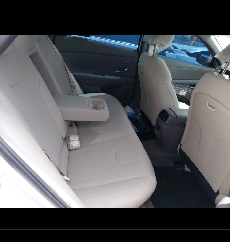 Hyundai Elantra  2024 image