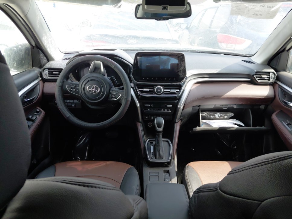 تويوتا اوربان كروز  2026 image