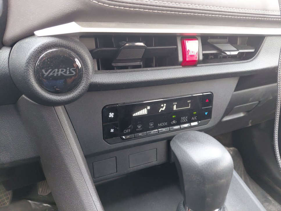 تويوتا يارس Y 2024 image