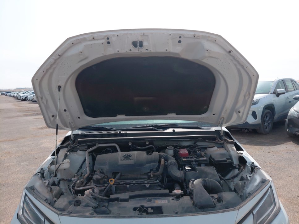 تويوتا يارس Y 2024 image