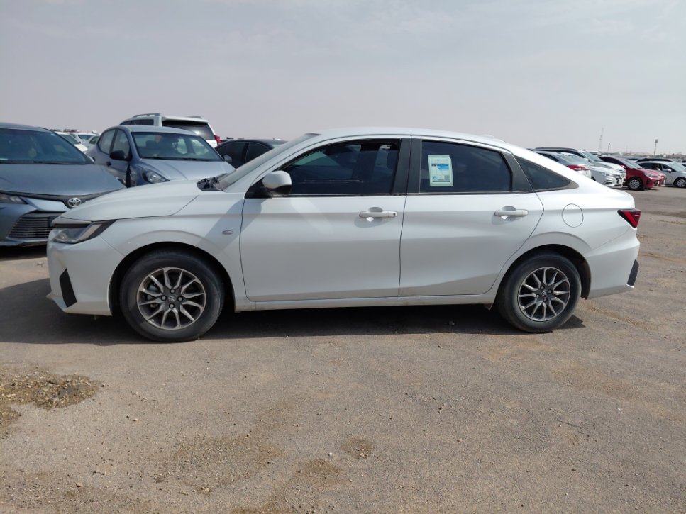 تويوتا يارس Y 2024 image