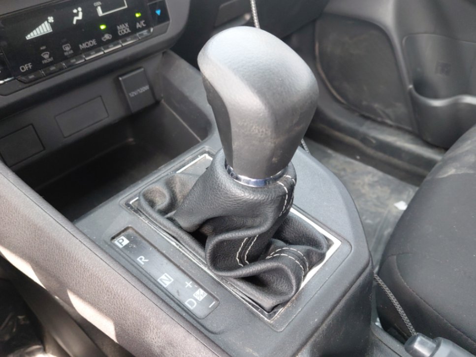 تويوتا يارس Y 2024 image