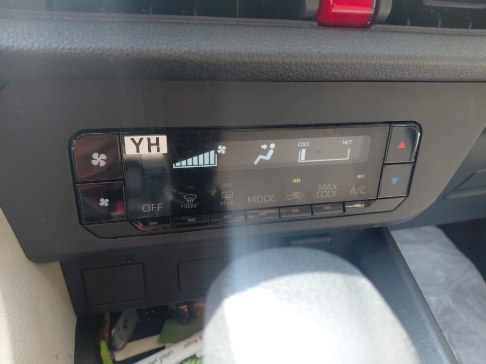 تويوتا يارس Y 2024 image