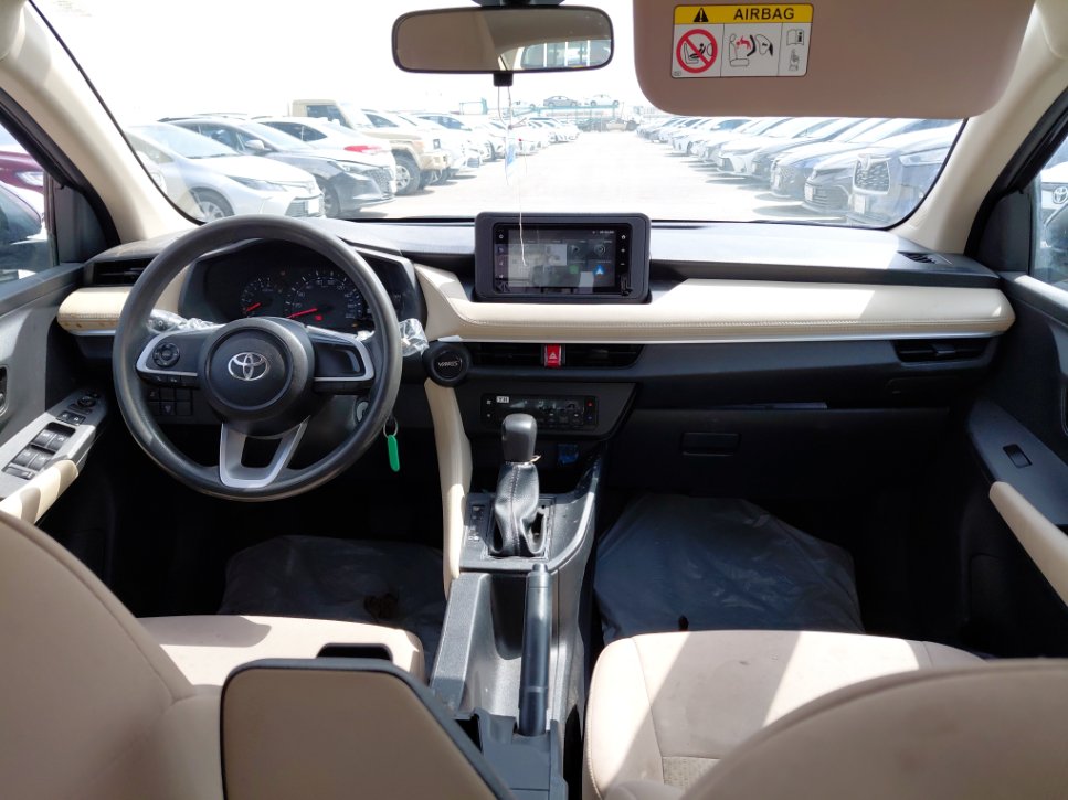 تويوتا يارس Y 2024 image