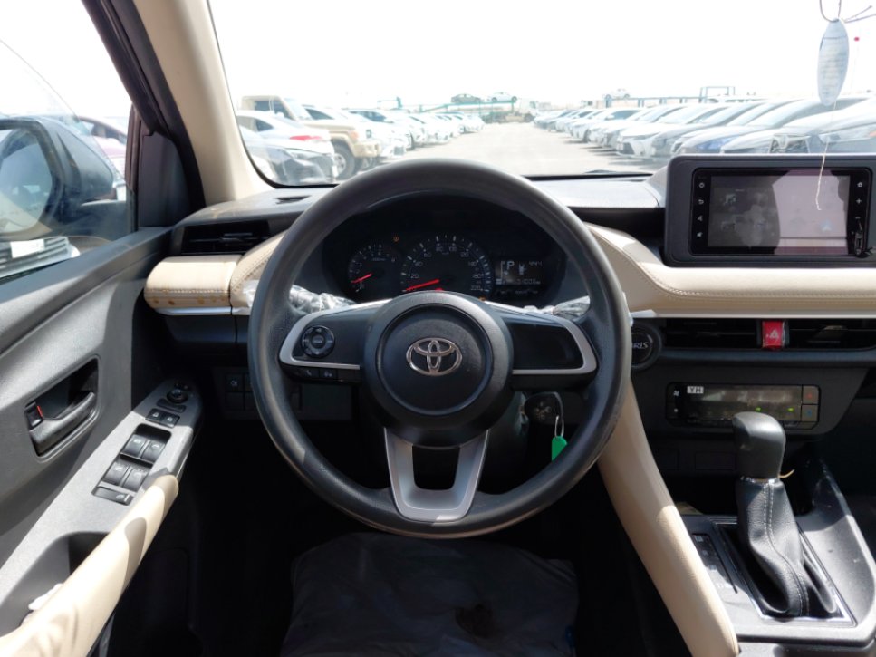 تويوتا يارس Y 2024 image