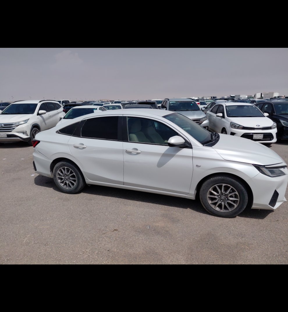 تويوتا يارس Y 2024 image