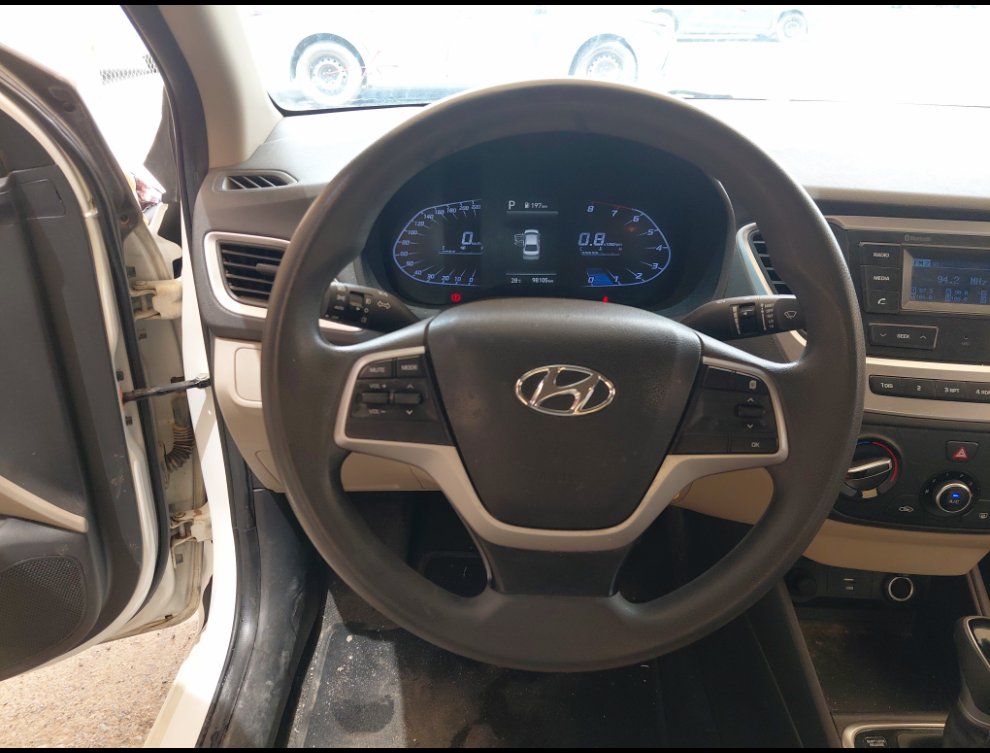 Hyundai Accent GL 2023 image