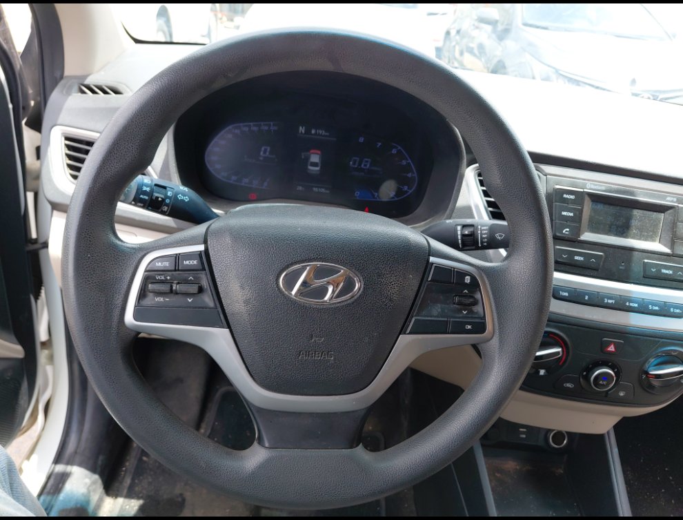 Hyundai Accent GL 2023 image