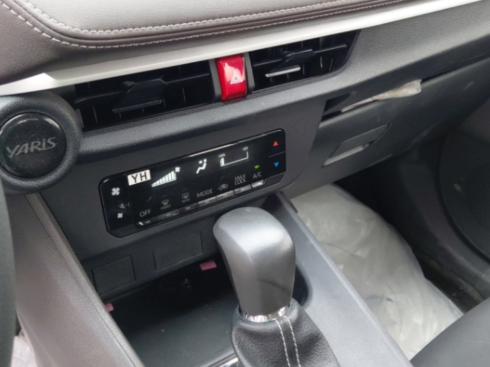 تويوتا يارس Y 2024 image