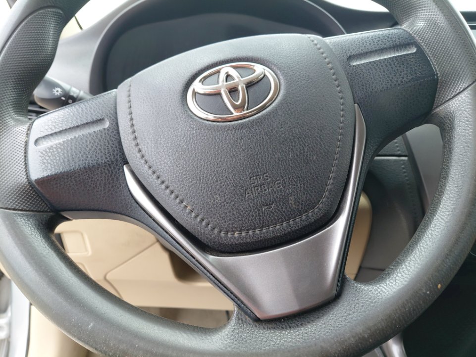 تويوتا يارس Y FLT 2022 image