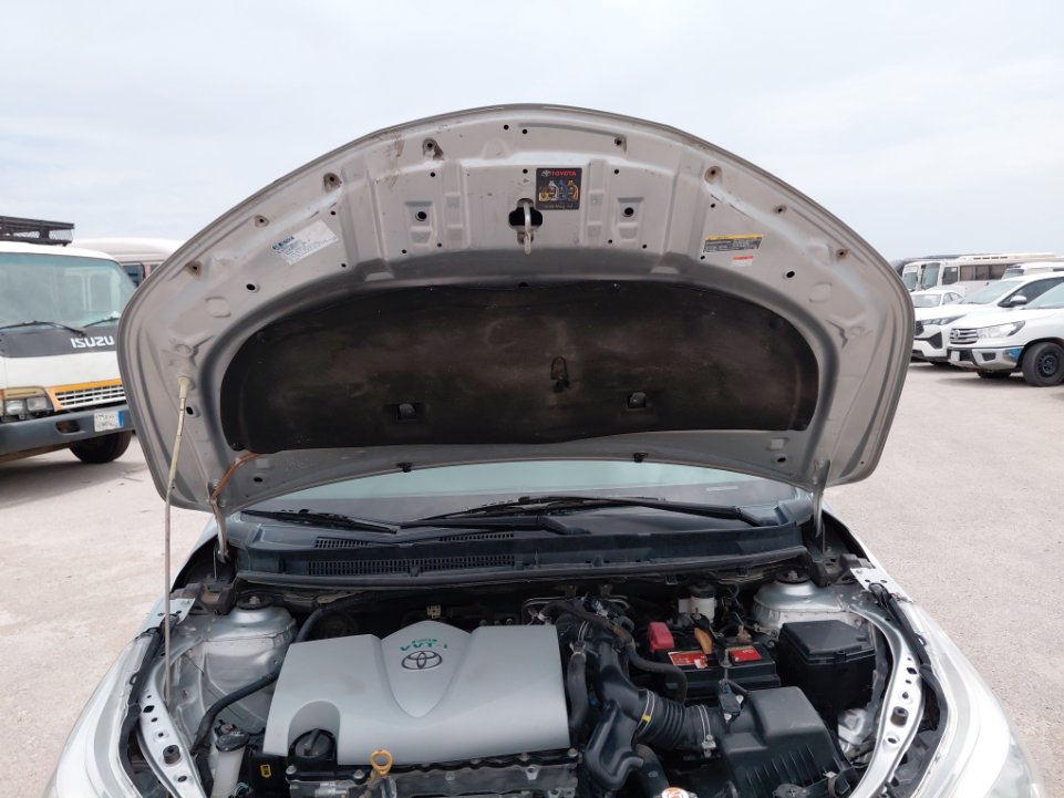 تويوتا يارس Y FLT 2022 image