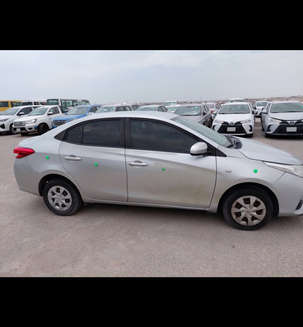 تويوتا يارس Y FLT 2022 image