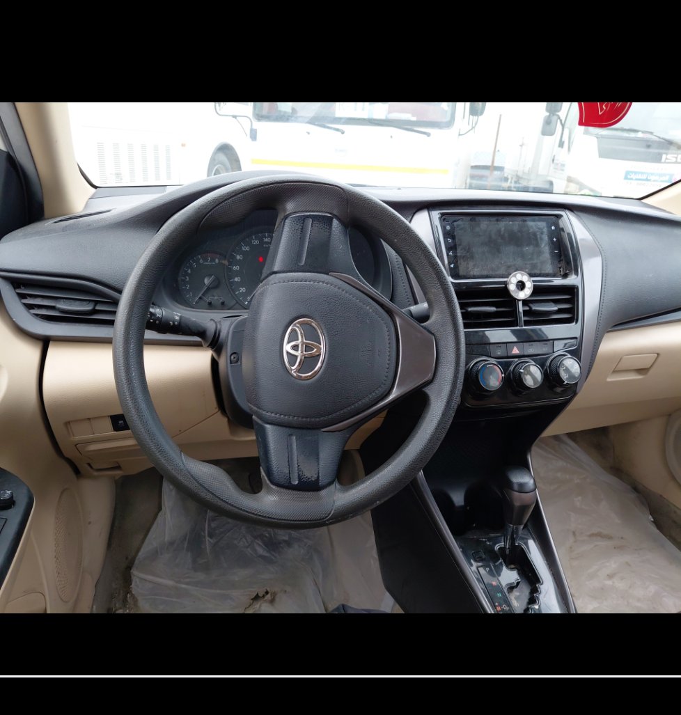 تويوتا يارس Y FLT 2022 image