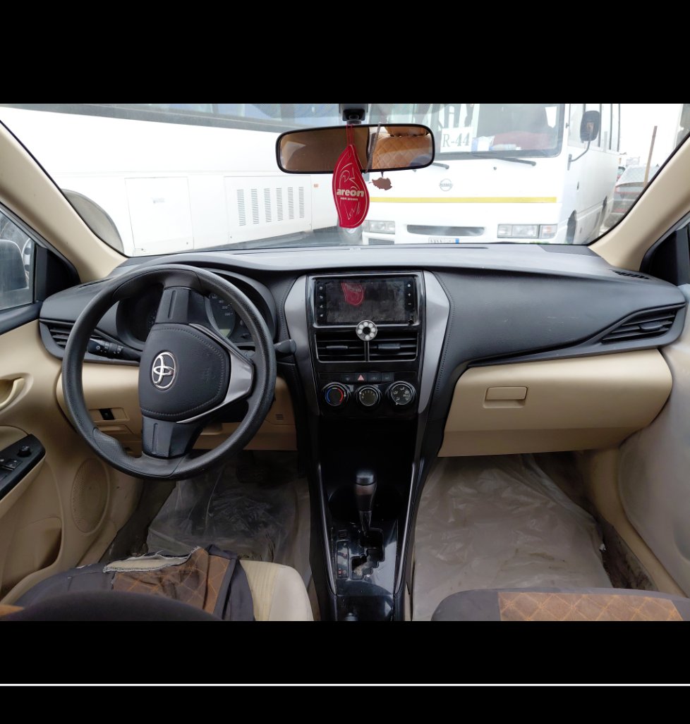 تويوتا يارس Y FLT 2022 image