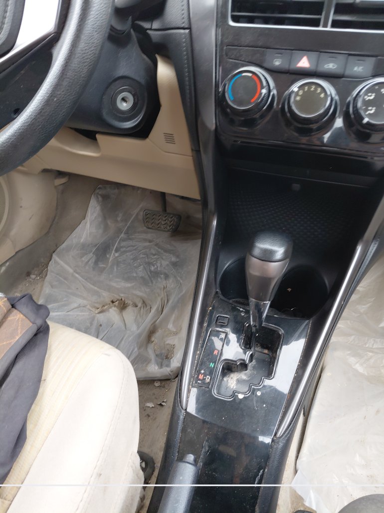 تويوتا يارس Y FLT 2022 image