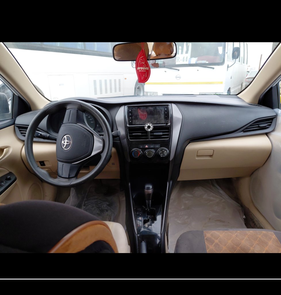 تويوتا يارس Y FLT 2022 image