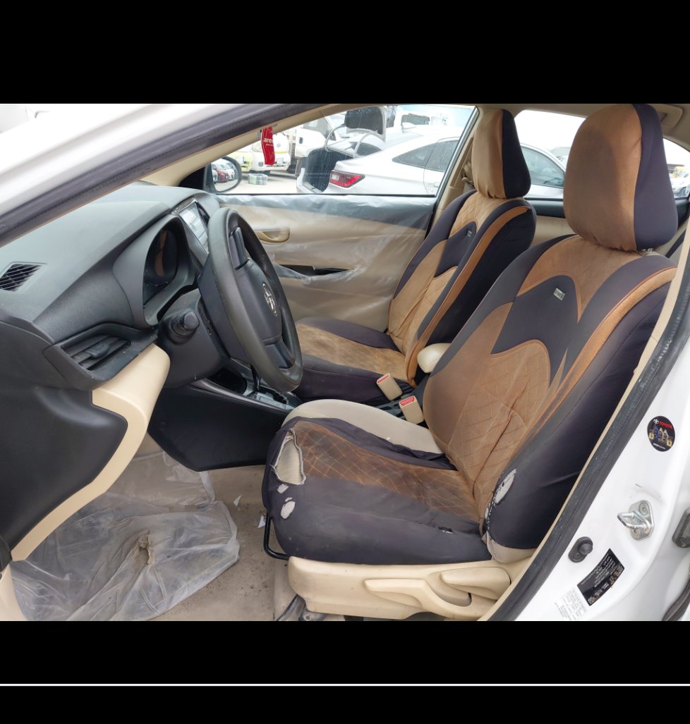 تويوتا يارس Y FLT 2022 image