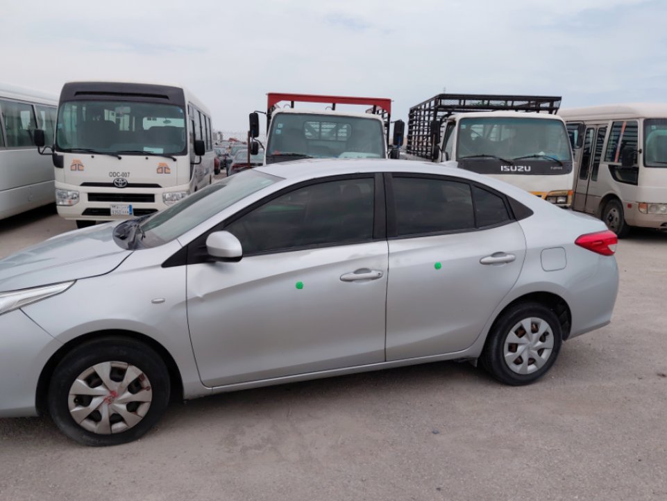 تويوتا يارس Y FLT 2022 image