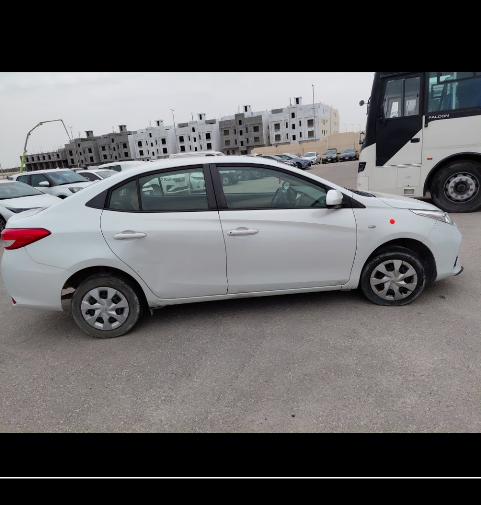 تويوتا يارس Y FLT 2022 image