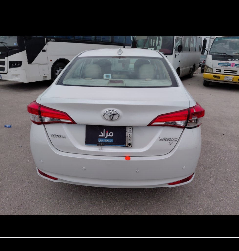 تويوتا يارس Y FLT 2022 image