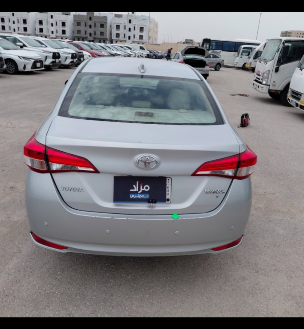 تويوتا يارس Y FLT 2022 image