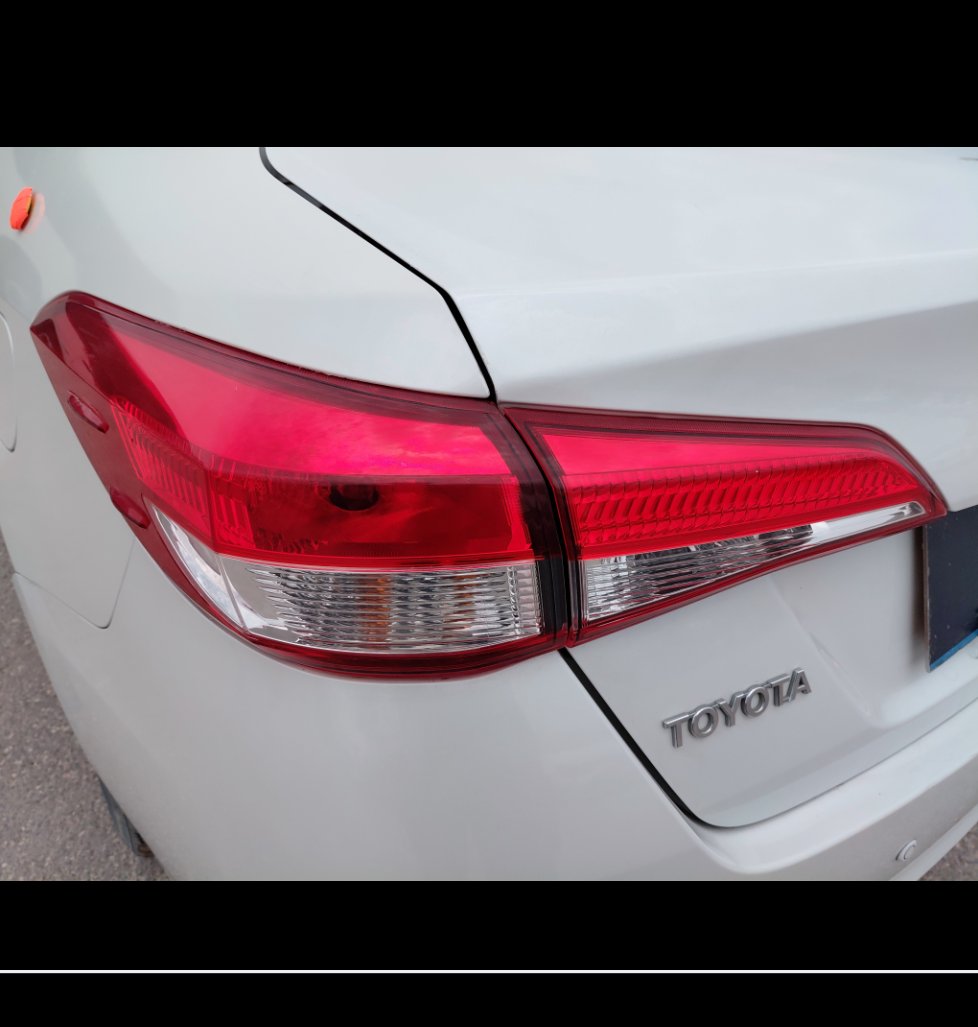 تويوتا يارس Y FLT 2022 image