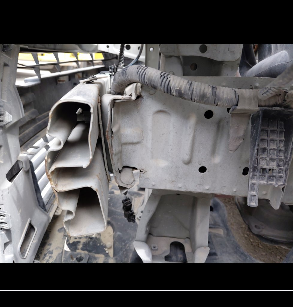 تويوتا يارس Y FLT 2022 image