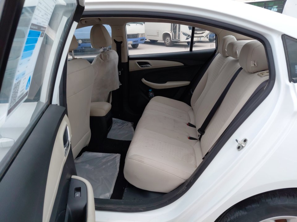 إم جي 5 عاديع 2024 image