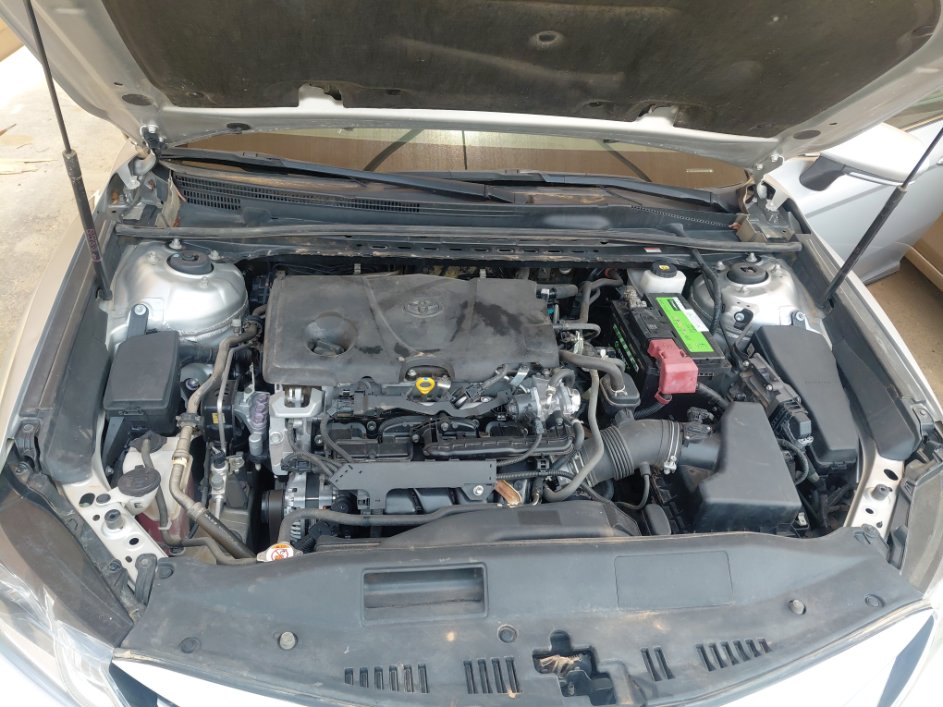 Toyota Camry GLE 2023 image
