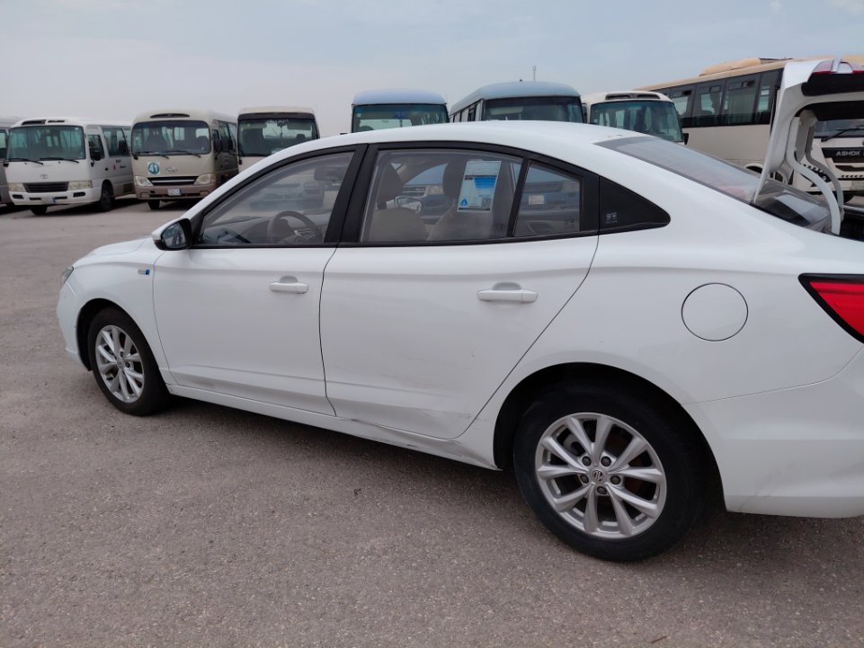 إم جي 5 عاديع 2024 image