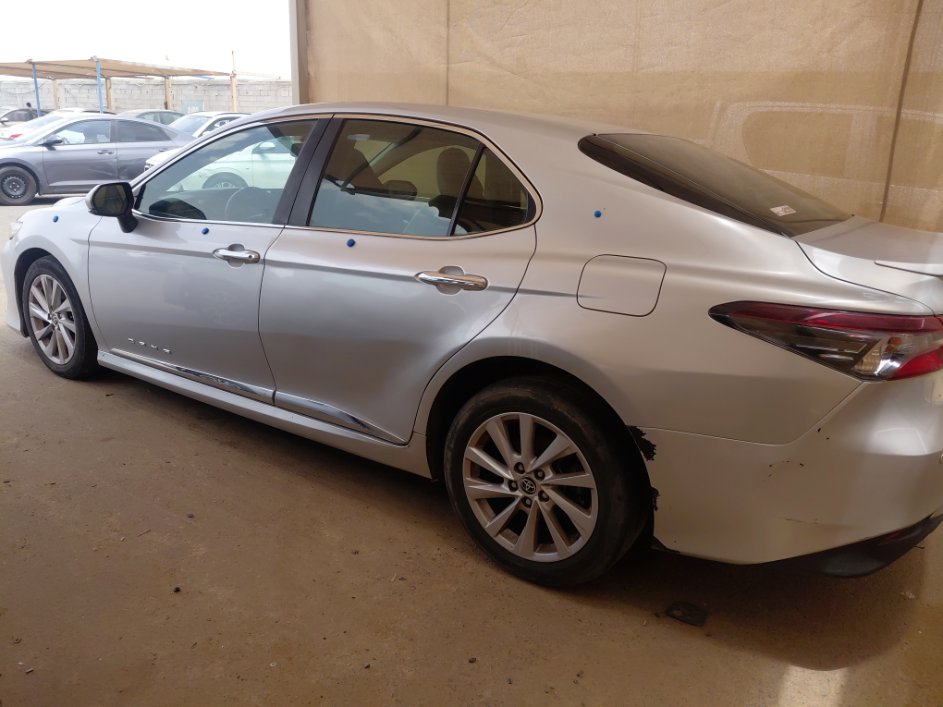 Toyota Camry GLE 2023 image