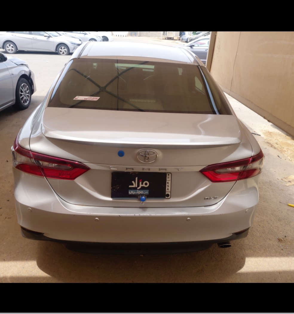 Toyota Camry GLE 2023 image