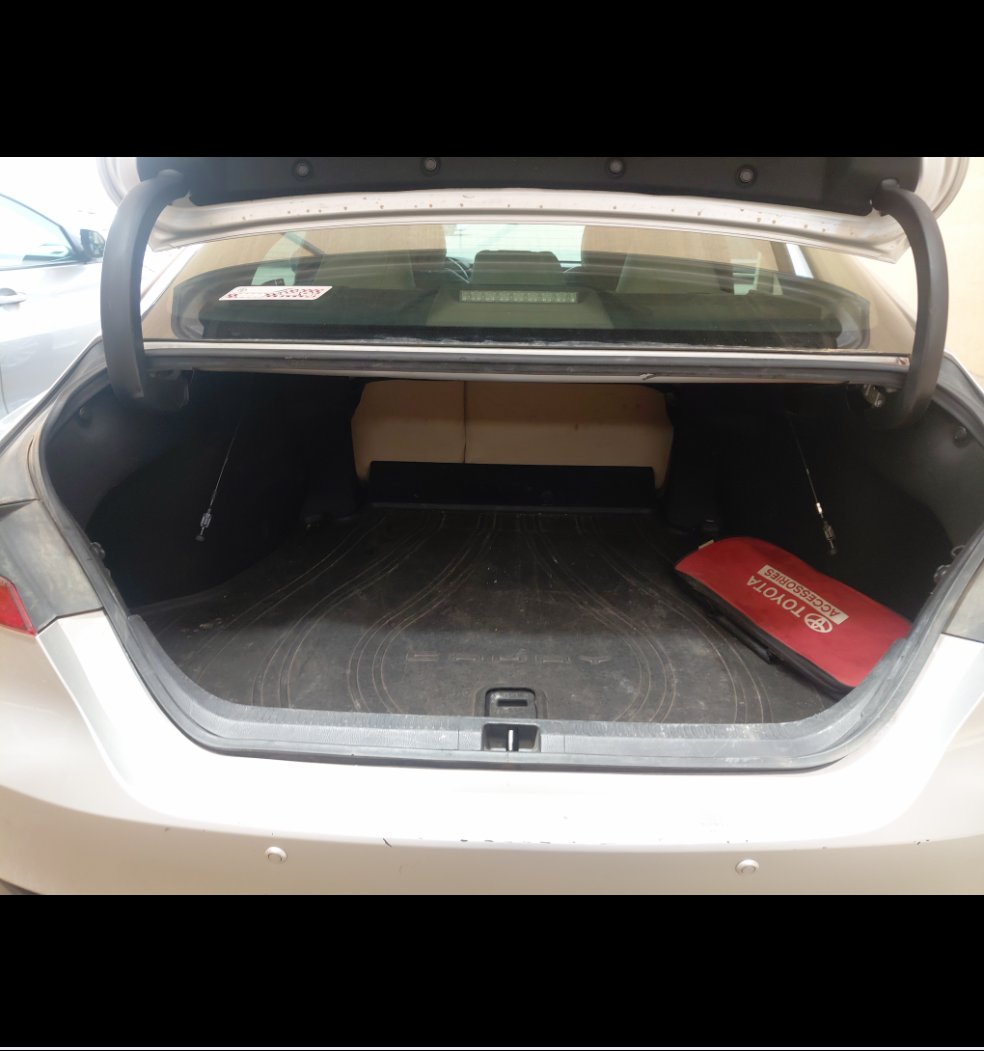 Toyota Camry GLE 2023 image