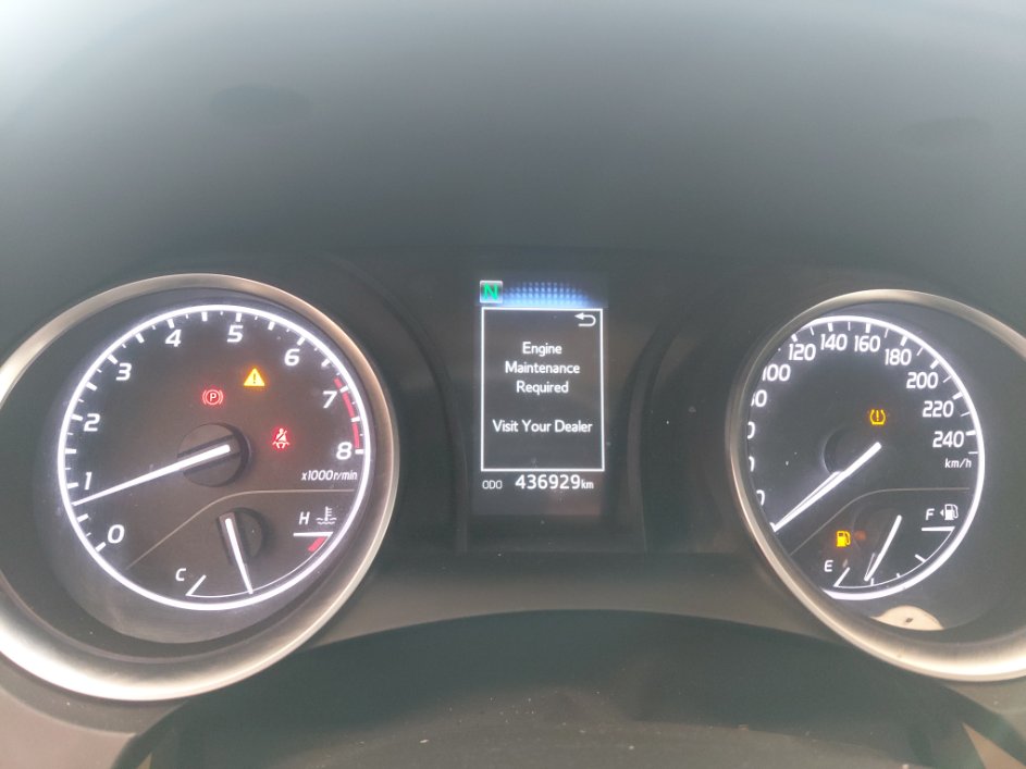 Toyota Camry GLE 2023 image