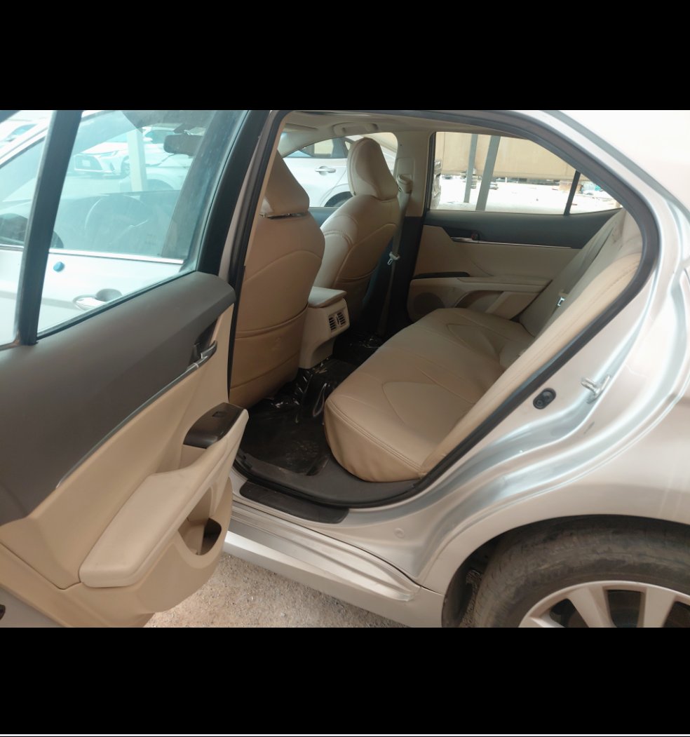 Toyota Camry GLE 2023 image