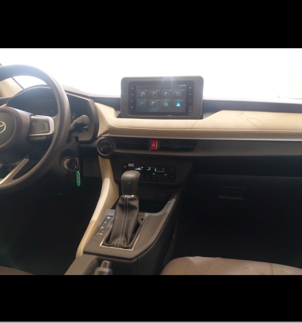 Toyota Yaris Y- 2024 image