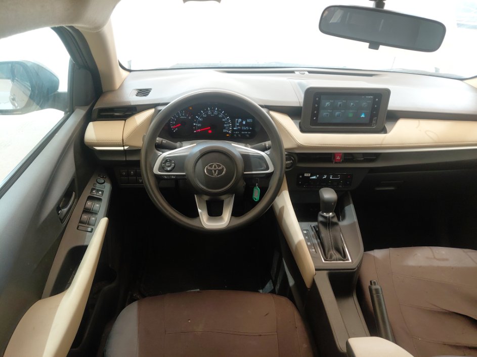 Toyota Yaris Y- 2024 image