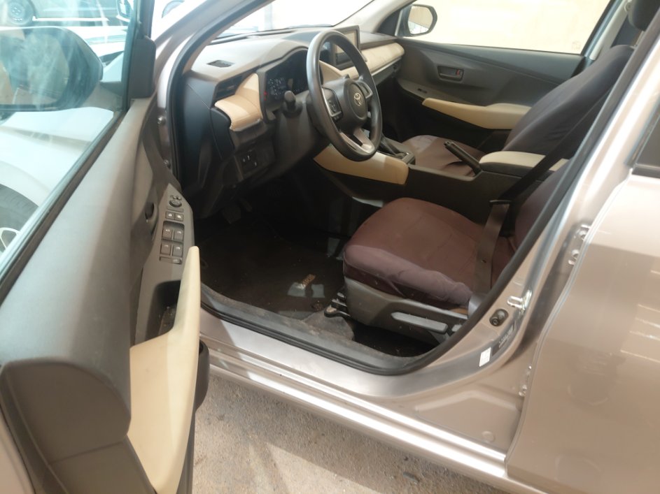 Toyota Yaris Y- 2024 image