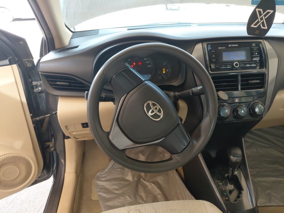 Toyota Yaris Y FLT 2021 image