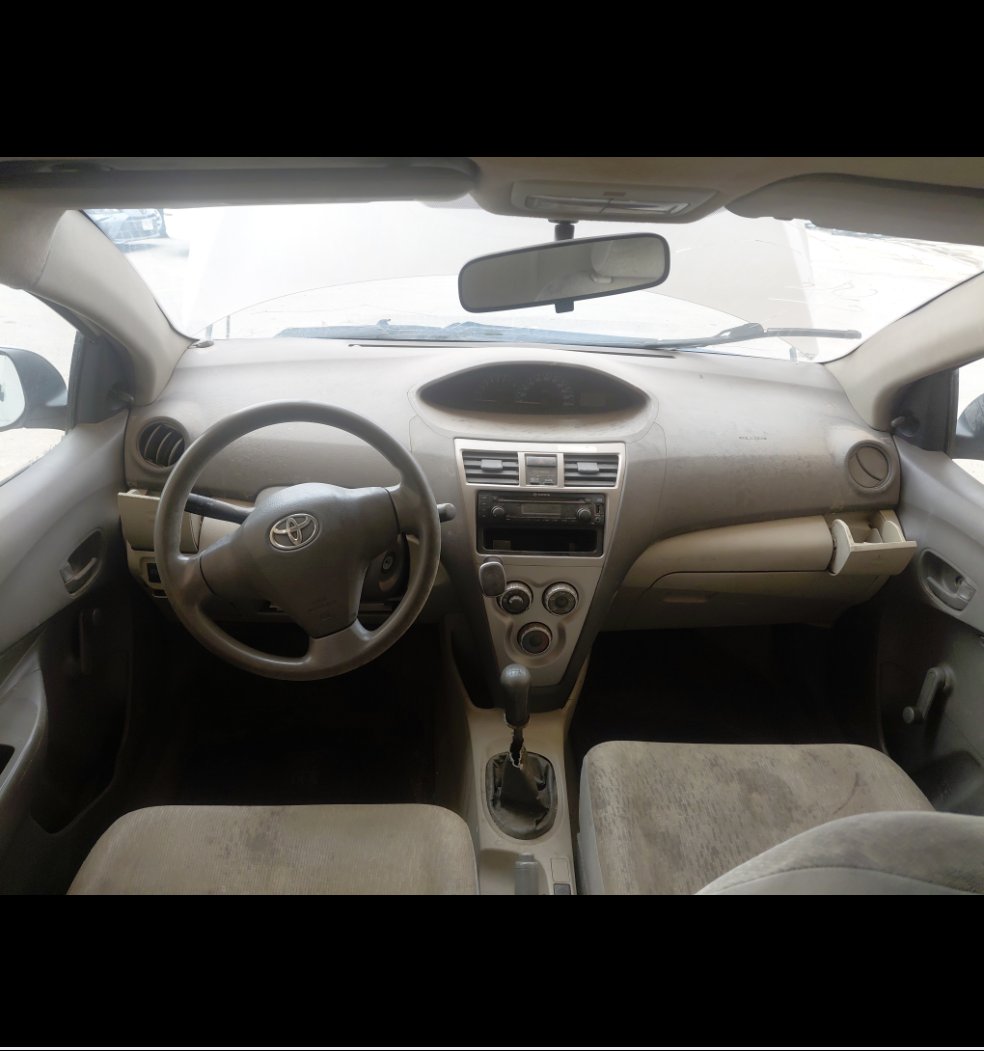 Toyota Yaris  2011 image