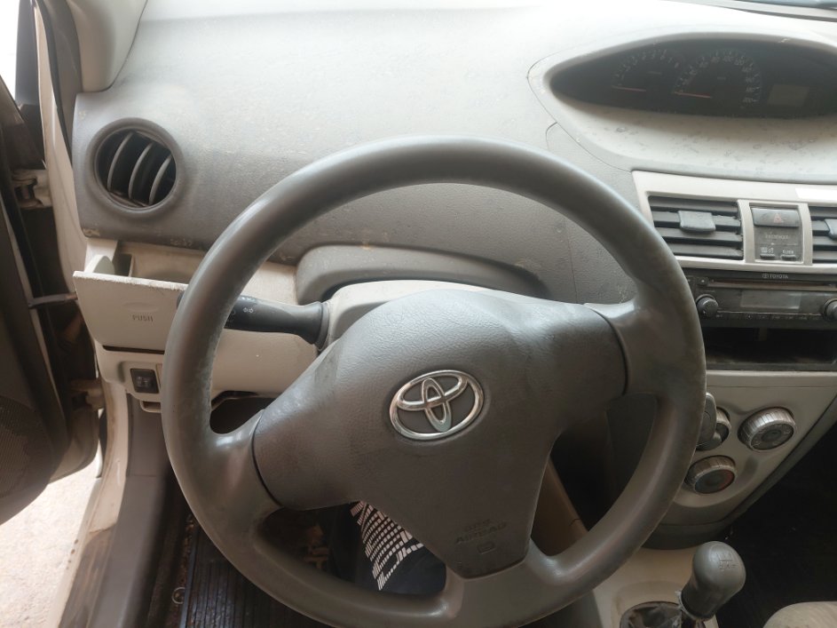 Toyota Yaris  2011 image