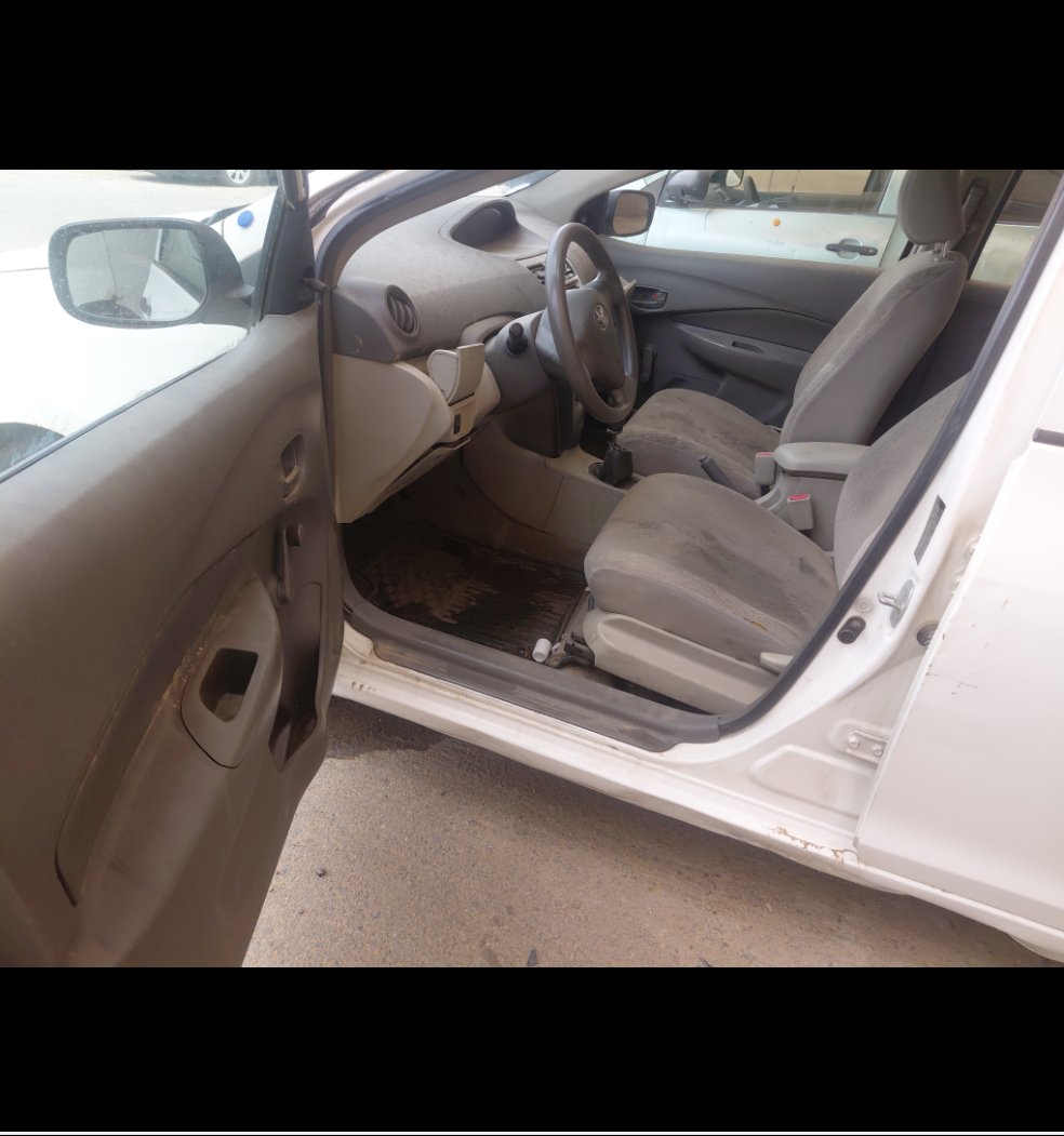 Toyota Yaris  2011 image