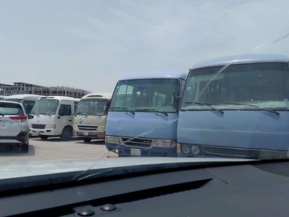 تويوتا كامري E 2025 image