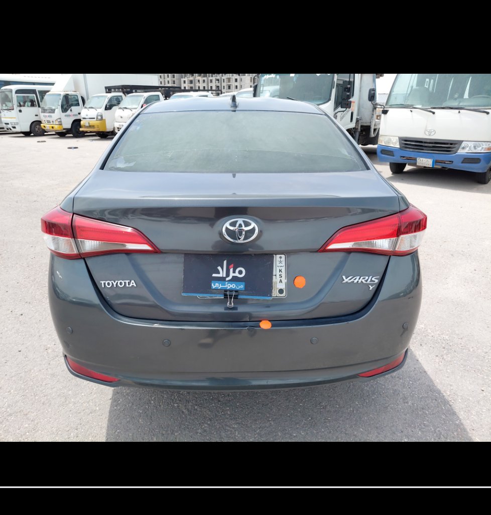تويوتا يارس Y FLT 2021 image