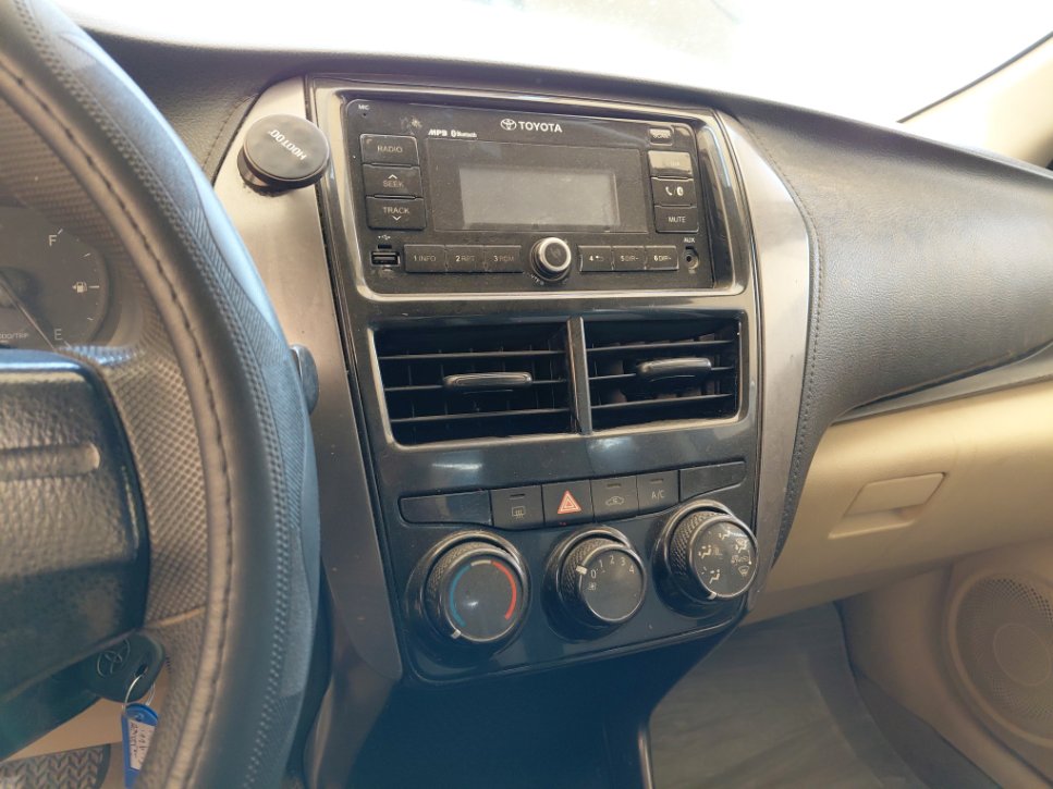 Toyota Yaris Y FLT 2021 image