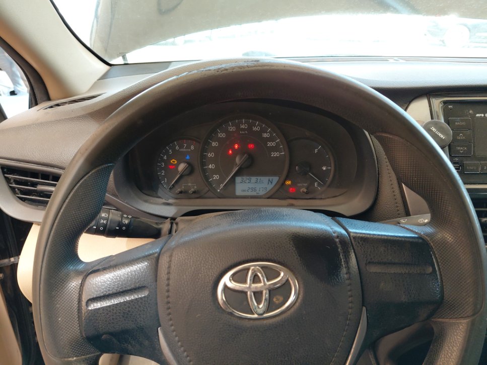 Toyota Yaris Y FLT 2021 image