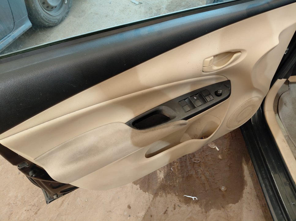 Toyota Yaris Y FLT 2021 image