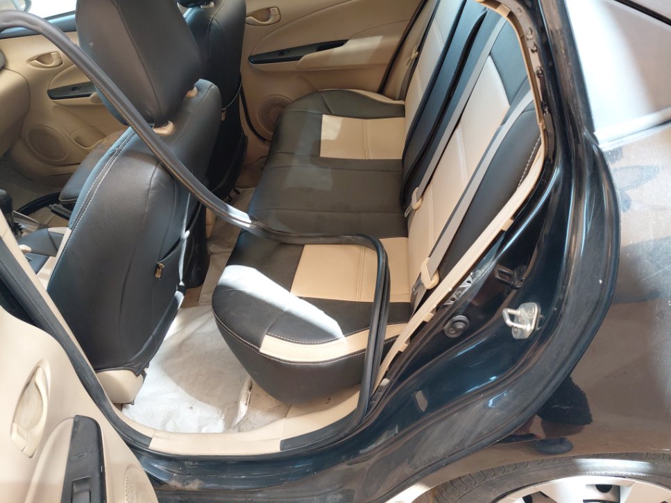 Toyota Yaris Y FLT 2021 image