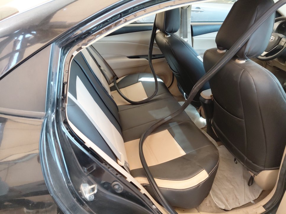 Toyota Yaris Y FLT 2021 image