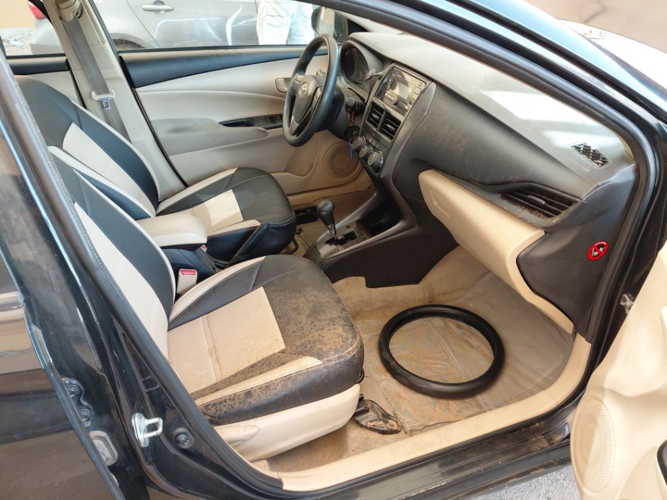 Toyota Yaris Y FLT 2021 image